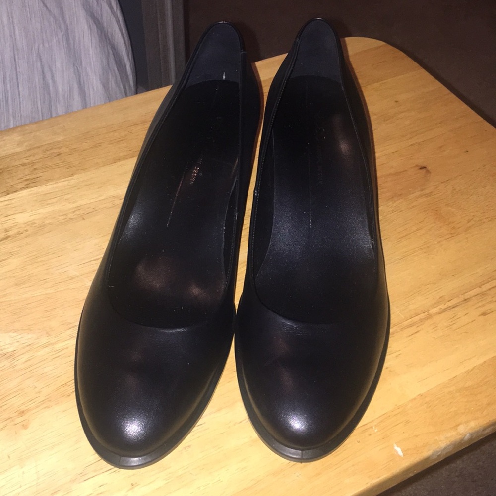 Dress pumps